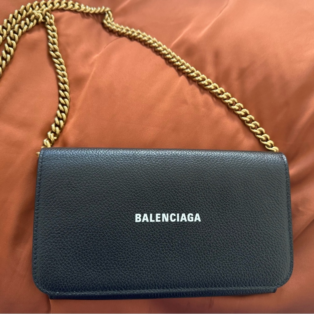 Wallet on chain Balenciaga pebbled leather crossbody NWOT